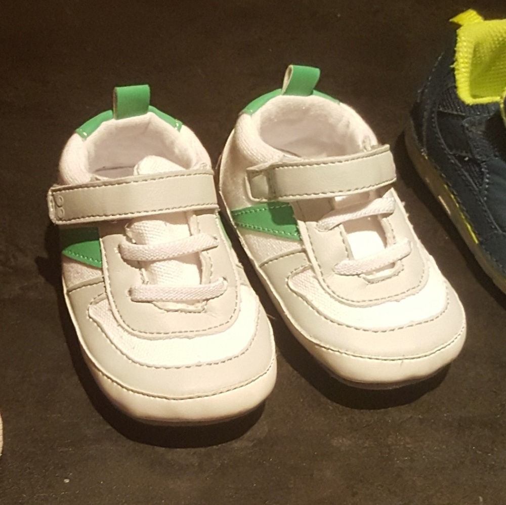 Boys shoes 6-12 mo